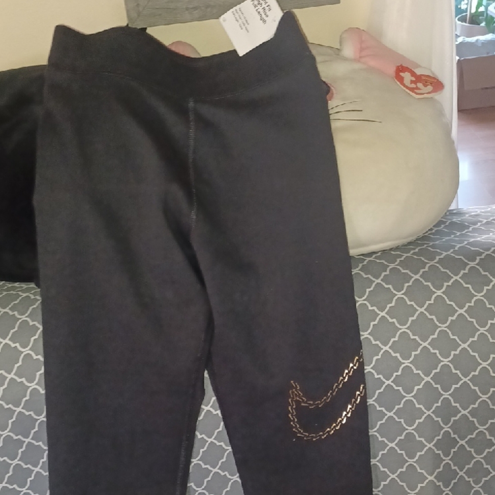 Nike Tight Fit New black With GOLD